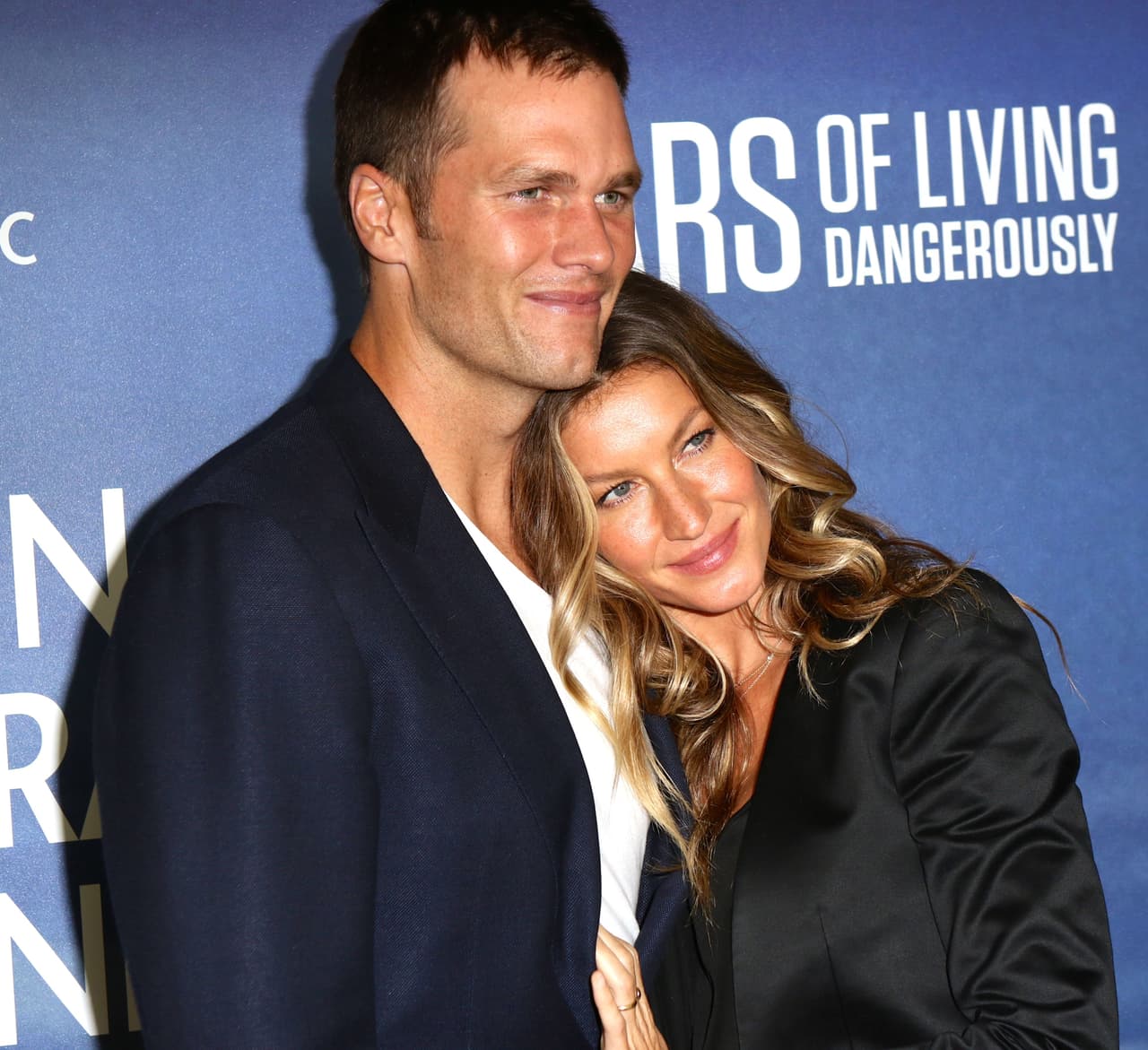 Es muy bueno verlos tan románticos, sobre todo ahora que el mundo ha quedado impactado con la noticia del divorcio de Brangelina.