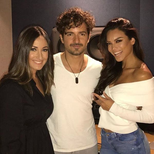 En enero de 2018 la actriz Karla Monroig se convirtió en una mujer soltera, luego de 13 años de relación con su esposo, el cantante Tommy Torres.