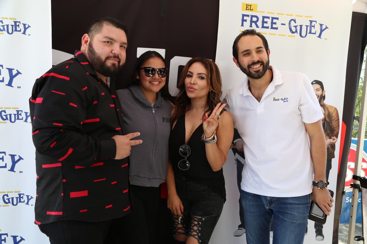 Así se divierten los locutores del Free-guey show cuando no están en cabina.