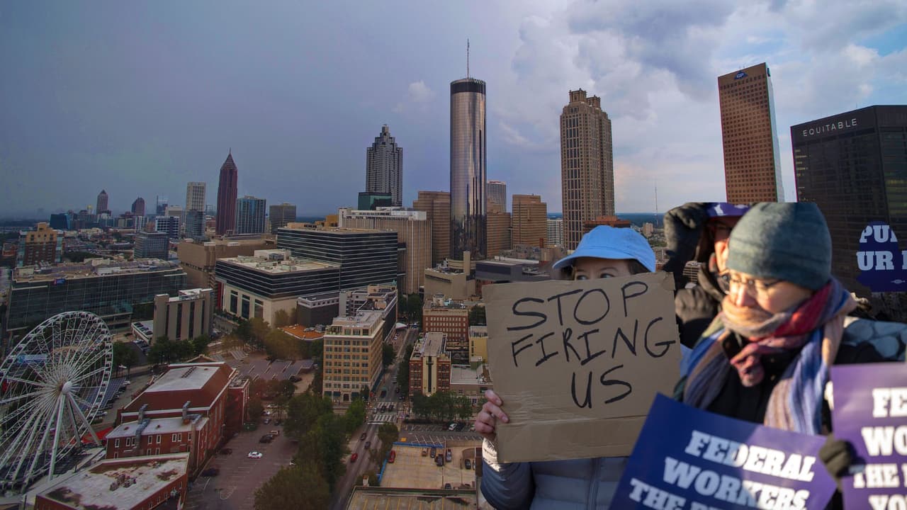 “No se puede subestimar”: ¿Cuál será el impacto de despidos masivos de empleados federales en Atlanta?