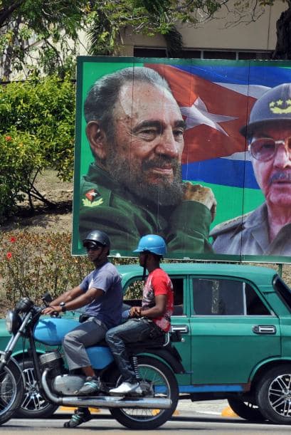 Silva llega al extremo de la sumisión al gobierno cubano al decir: “Mi Comandante Fidel me dijo a mí en una oportunidad, y él tiene que recordarlo, porque esa fue una de las reuniones que yo tuve con él, que no entendía por qué aún el Comandante Chávez no había terminado con las elecciones burguesas”.