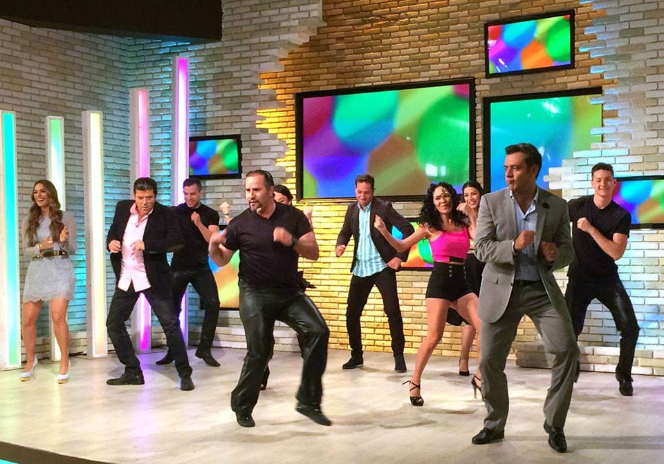 Pusieron a bailar a todo el foro.