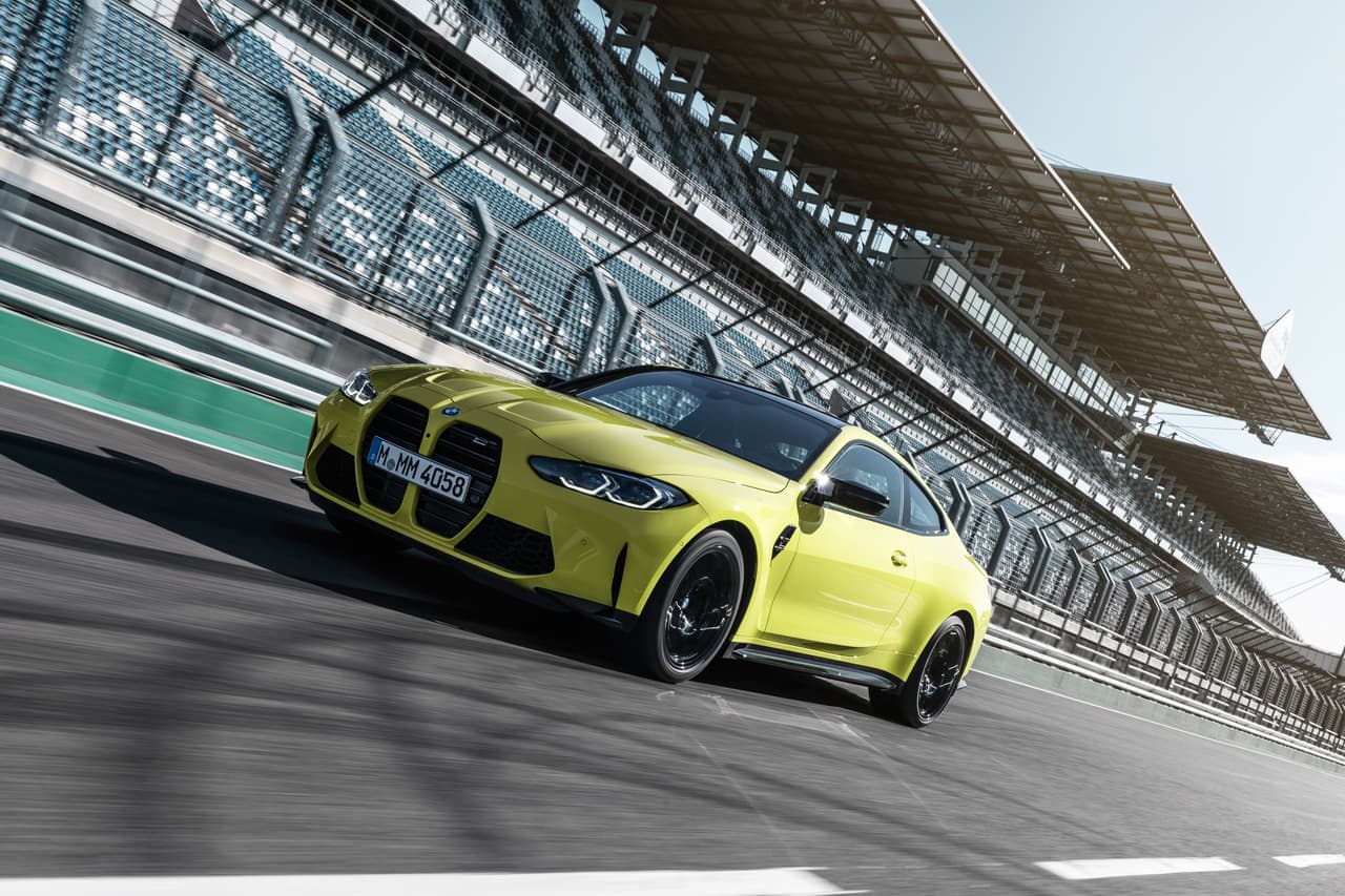 La línea roja en ambas versiones aparece en las 7,200 rpm.