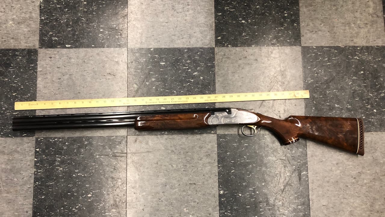 Escopeta, recuperada por la policía.