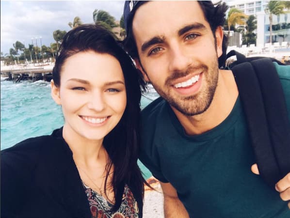 Y para grabar estas escenas, Irina Baeva y José Pablo Minor viajaron a las hermosas playas de Cozumel en Quintana Roo.