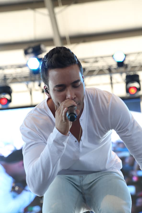 Miles de fans disfrutaron de su música en Fiestas Patrias.