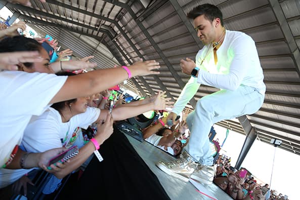 Miles de fans disfrutaron de su música en Fiestas Patrias.