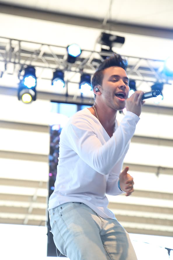 Miles de fans disfrutaron de su música en Fiestas Patrias.