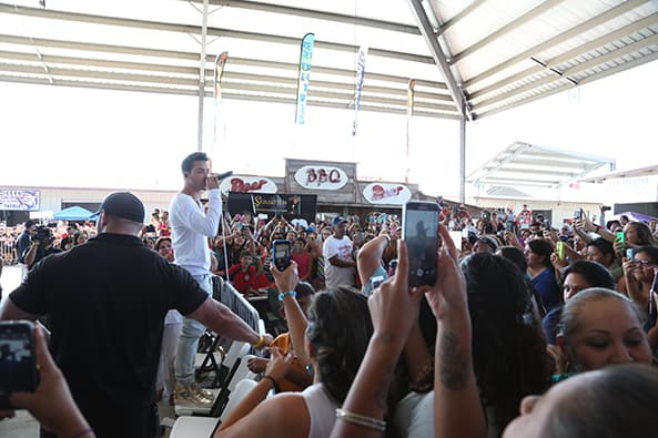 Miles de fans disfrutaron de su música en Fiestas Patrias.