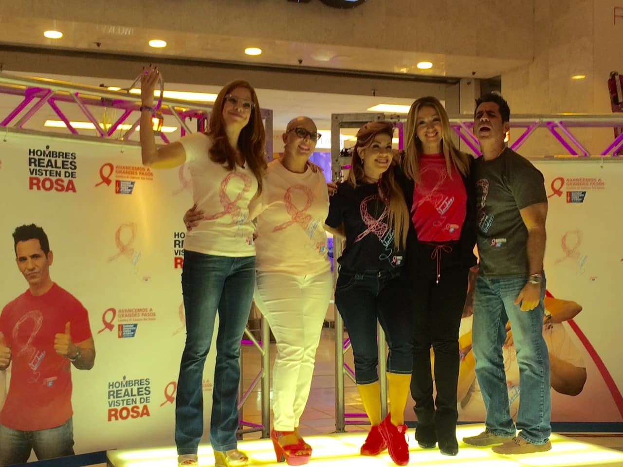 La destacada actriz y animadora Suzette Bacó, fue seleccionada Madrina Nacional de las Marchas 2016. Además, otros talentos y personajes de Univision Puerto Rico se unieron.