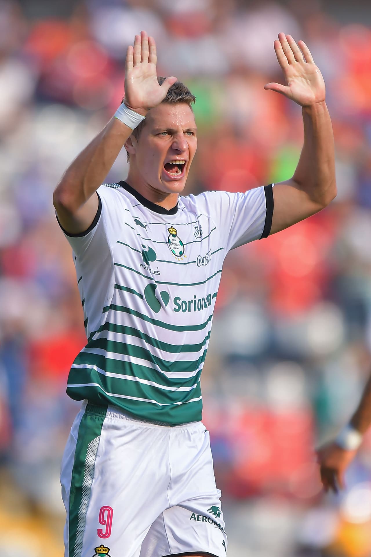 02 Julio Furch - León: El argentino anotó dos goles y generó 15 puntos en nuestro Fantasy.