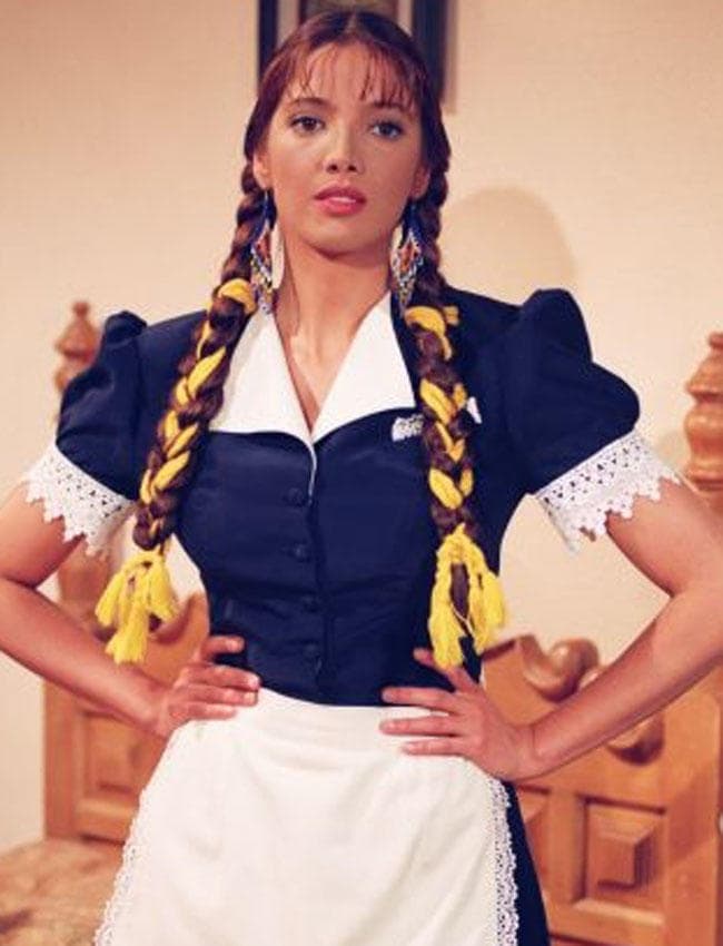 Fernando Carrillo quedó enamorado de Adela en esta producción y, aunque nunca se ha confirmado, se dice que tuvieron un romance.