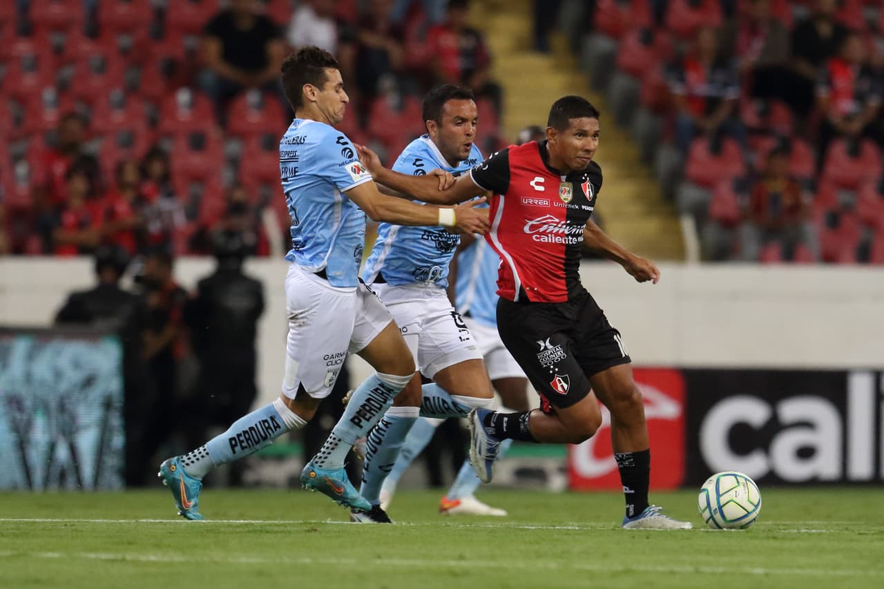 Atlas le remonta a Querétaro para vencerlo 3-1 con goles de Luis Reyes, Ozziel Herrera y Julián Quiñones en la Jornada 7.