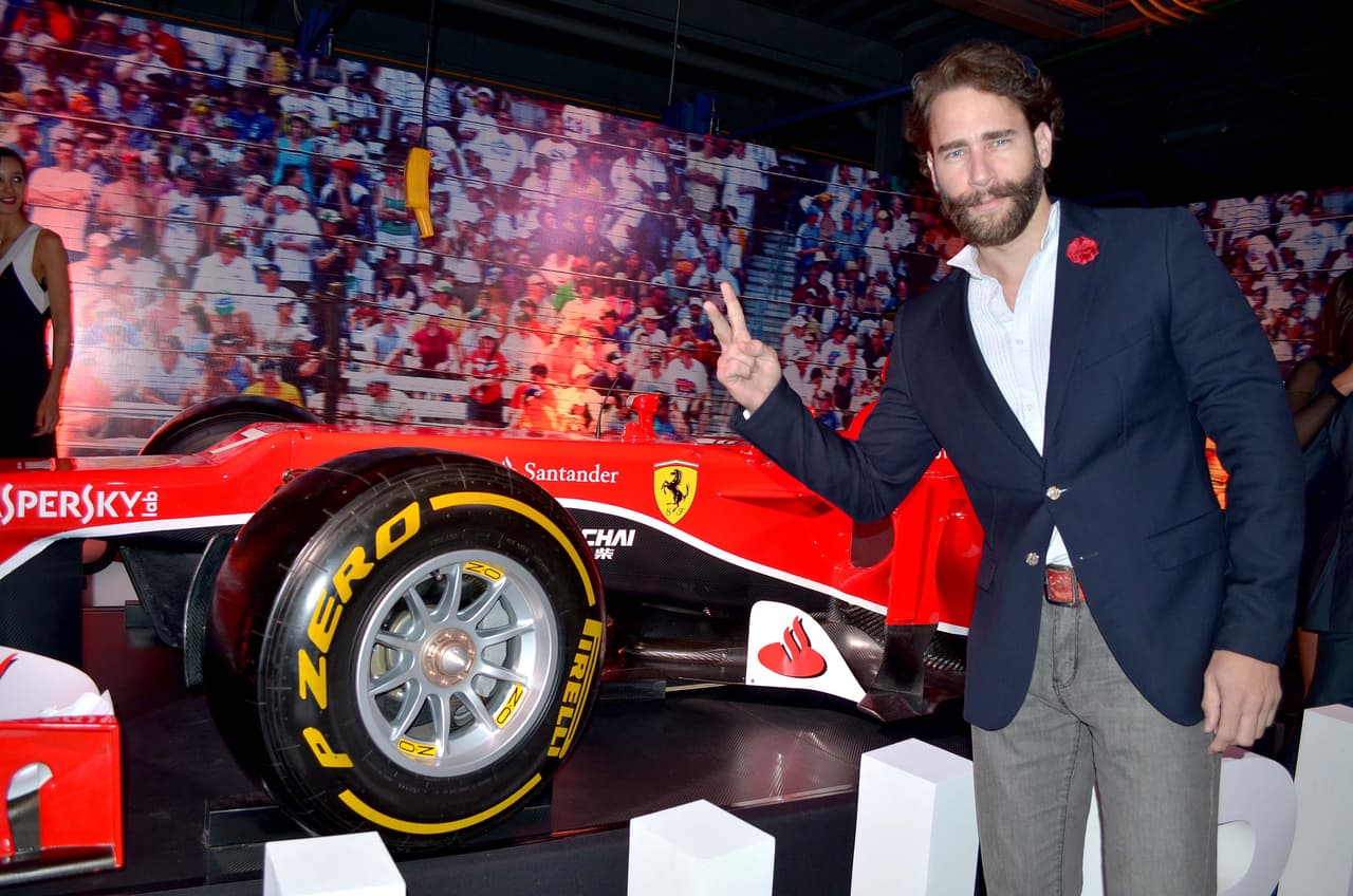 "La mitad de mi corazón es mexicano, la mitad de mi corazón es dominicano, soy mexicano por adopción. Los mexicanos dicen que nacen donde quiera, entonces yo nací en Dominicana, pero 
<b><a href="https://www.univision.com/novelas/novelas-show-temp/zuria-vega-y-carlos-de-la-mota-de-romance" target="_blank">soy mexicano</a></b>, la mitad de mi corazón es mexicano", declaró.