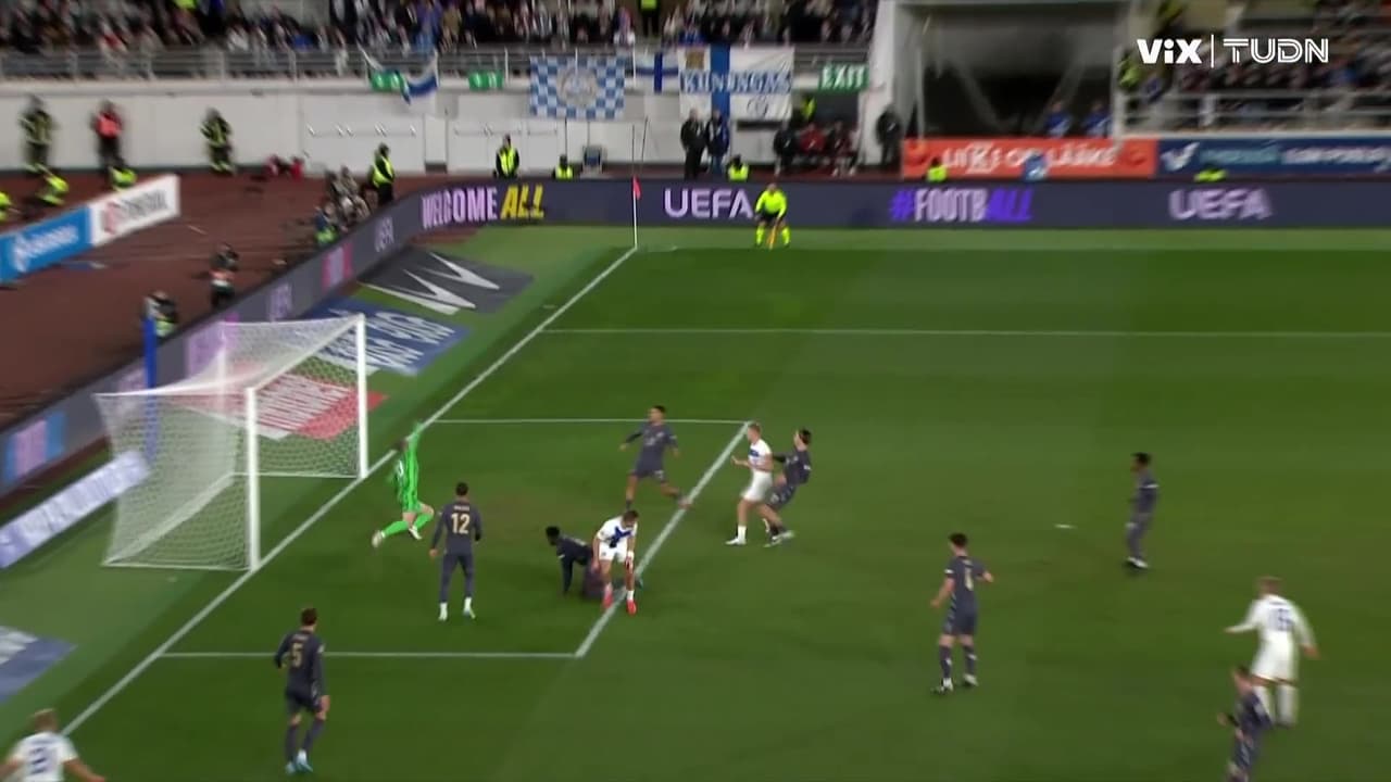 ¡De no creerse! Jensen falla solo frente a la portería