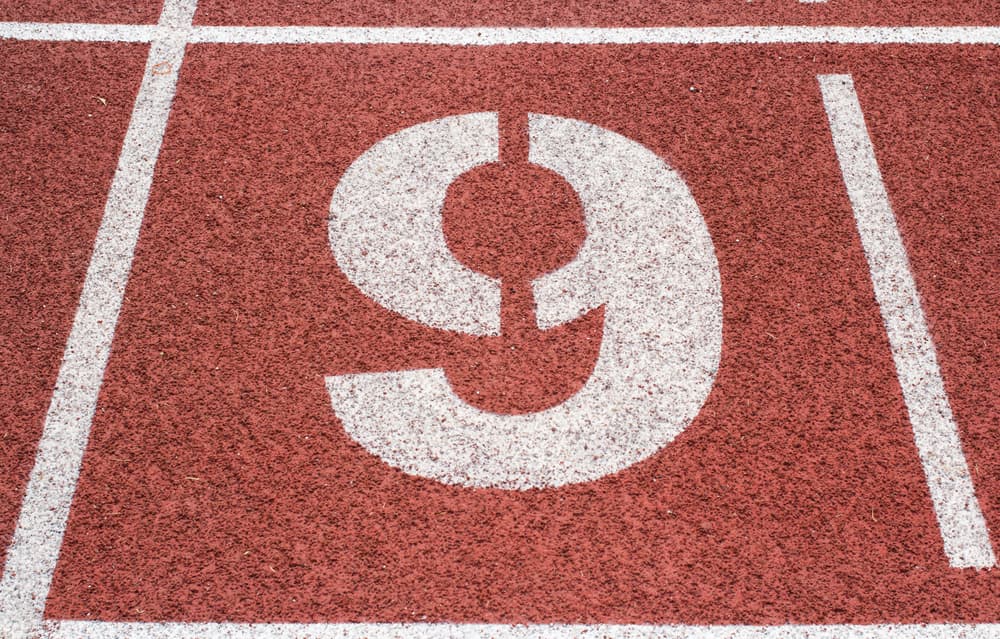 Otro ejemplo, si naciste un 9 de septiembre sumas: 9+9=18 y entonces el 18 lo sumas entre si (18=1+8=9) y el 9 es tu base para el cálculo, ese número nunca cambia.