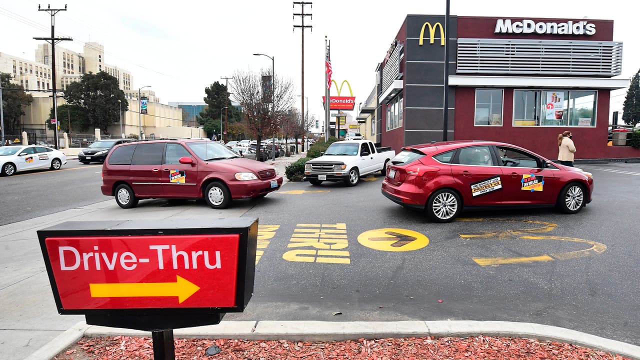 McDonald's seguirá atendiendo por el autoservicio tras cancelación del uso de mascarillas en Texas