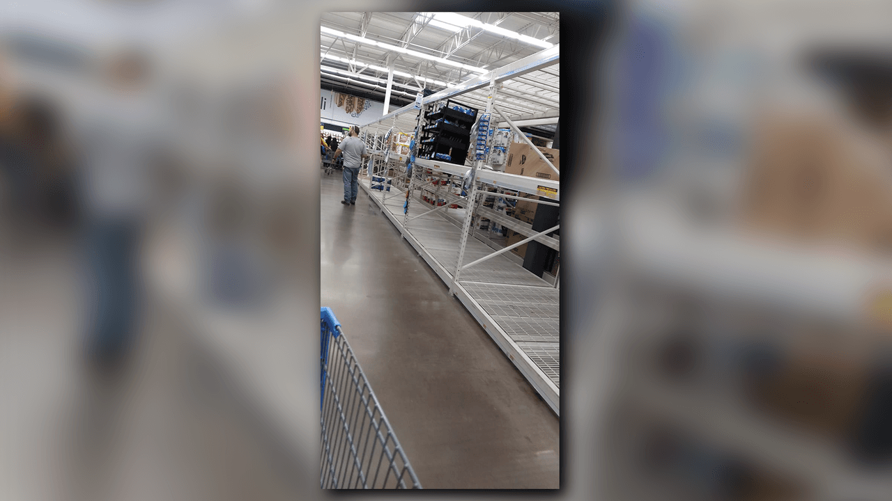 El impacto que ha generado la propagación del coronavirus en el estado, compradores abarrotaron los supermercados en varios condados del estado. Anaqueles de algunos productos lucen vacios en