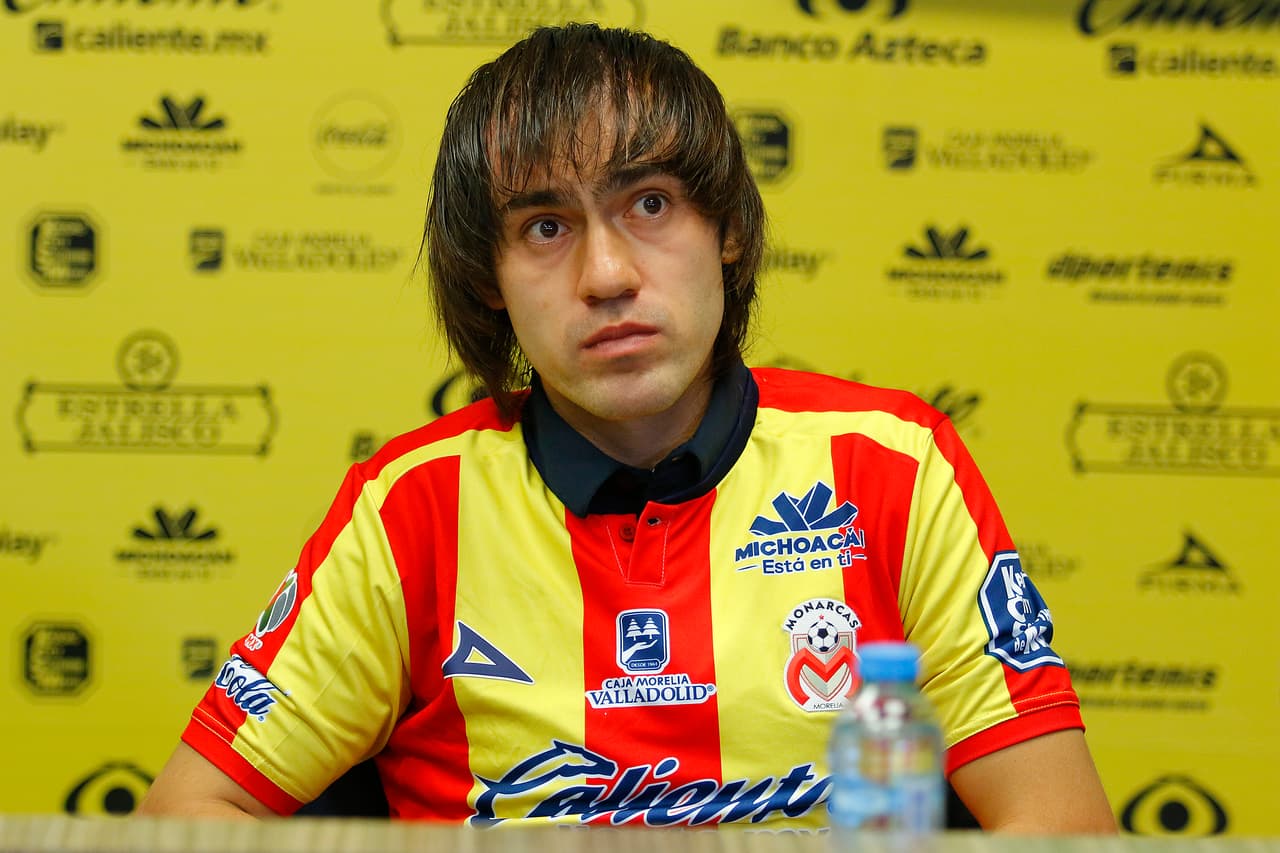 El 'Shaggy' José Martínez tabién se puso la playera de los Monarcas. Su último equipo fue Pachuca.