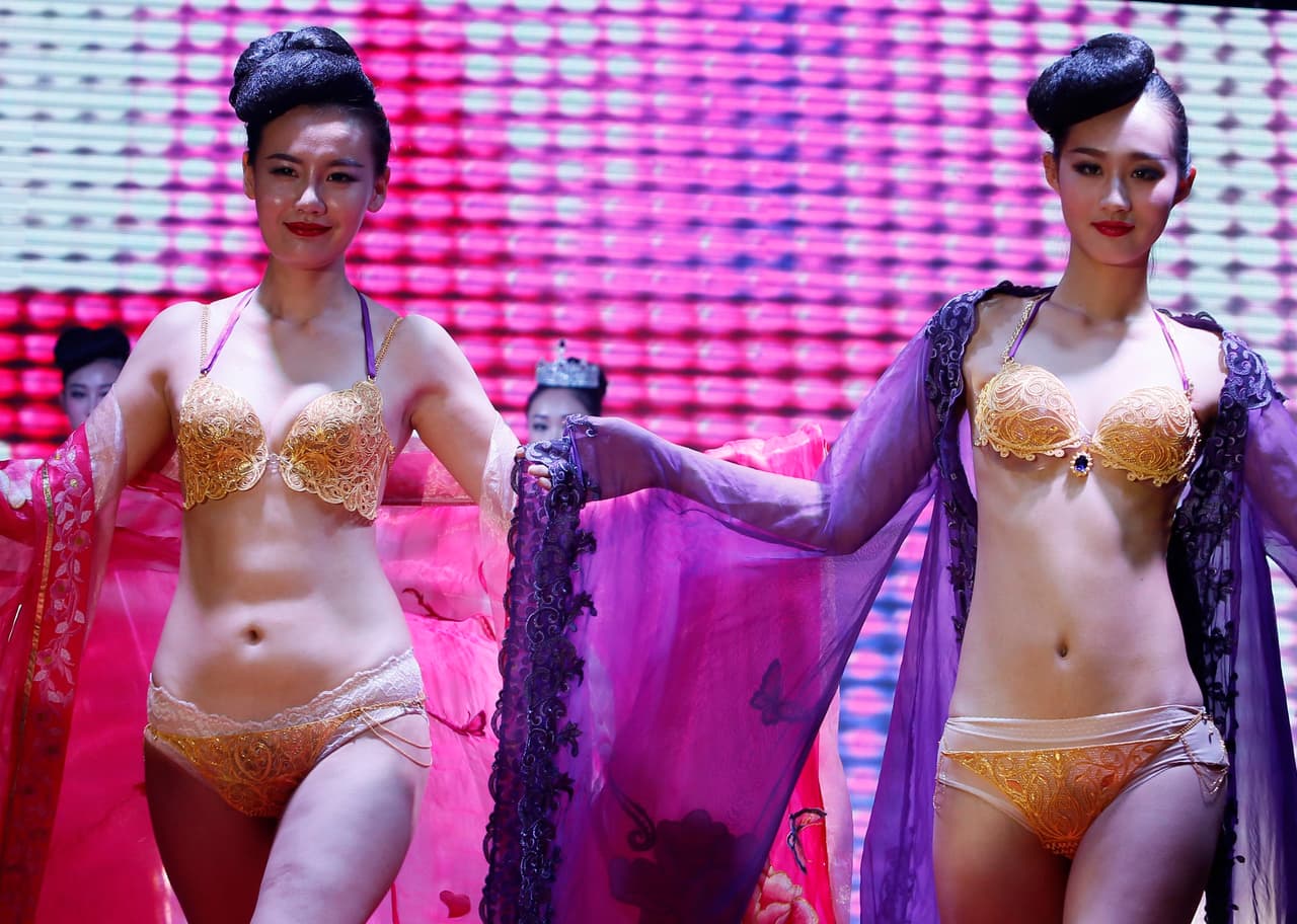 Tienda diseña lencería de oro