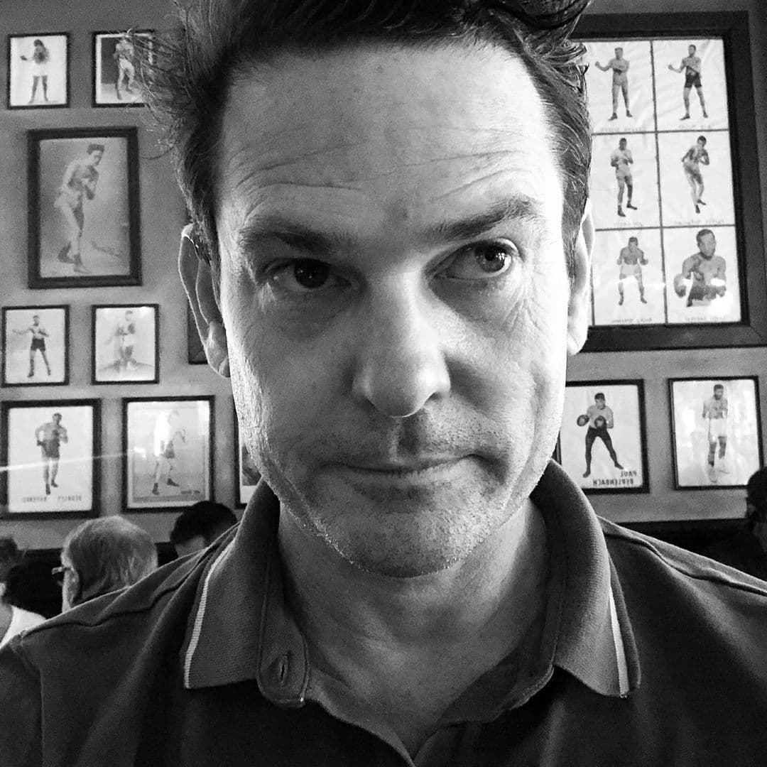 El actor de 48 años fue acusado de conducir bajo la influencia de sustancias tóxicas y se encontraba arrestado.