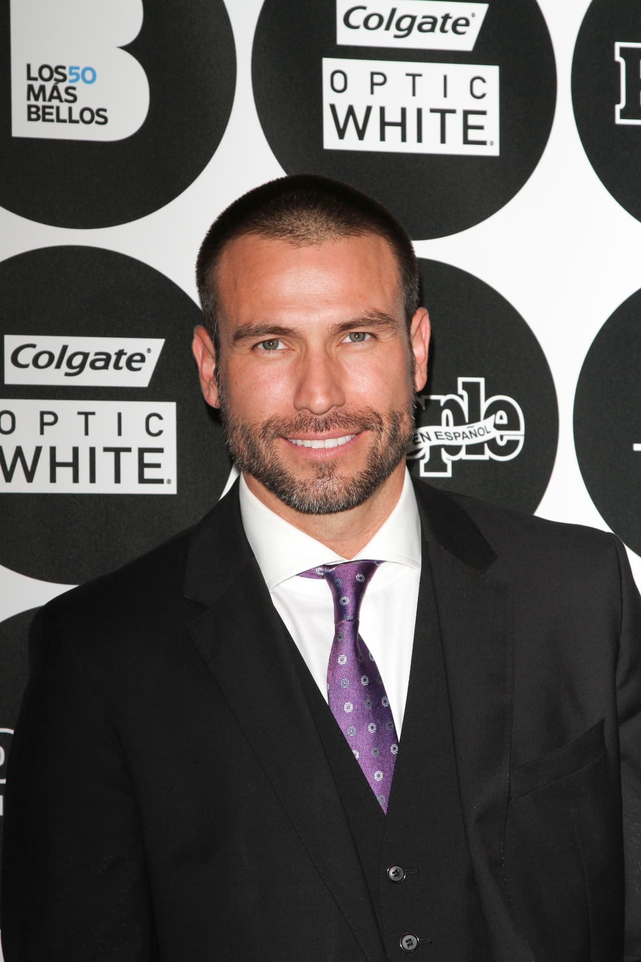 Recientemente Rafael Amaya fue captado en una pelea de box en Tijuana, México, y fue cuestionado por la prensa acerca de la 
<b><a href="https://www.univision.com/famosos/rafael-amaya-tiene-una-hija-no-reconocida-esto-es-lo-que-se-sabe-fotos">supuesta hija que tuvo en su adolescencia</a></b>, tema del que evitó hablar.
<br>