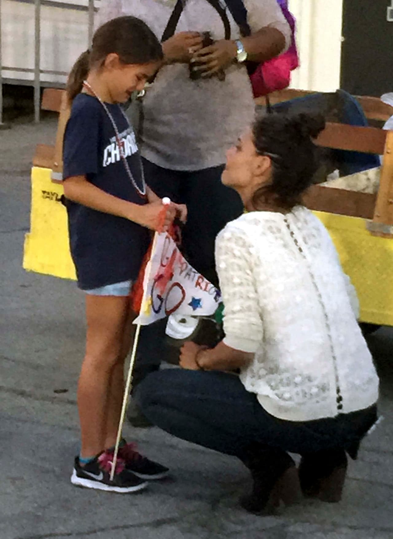 La pequeñita lloraba y lloraba tras un evento escolar.