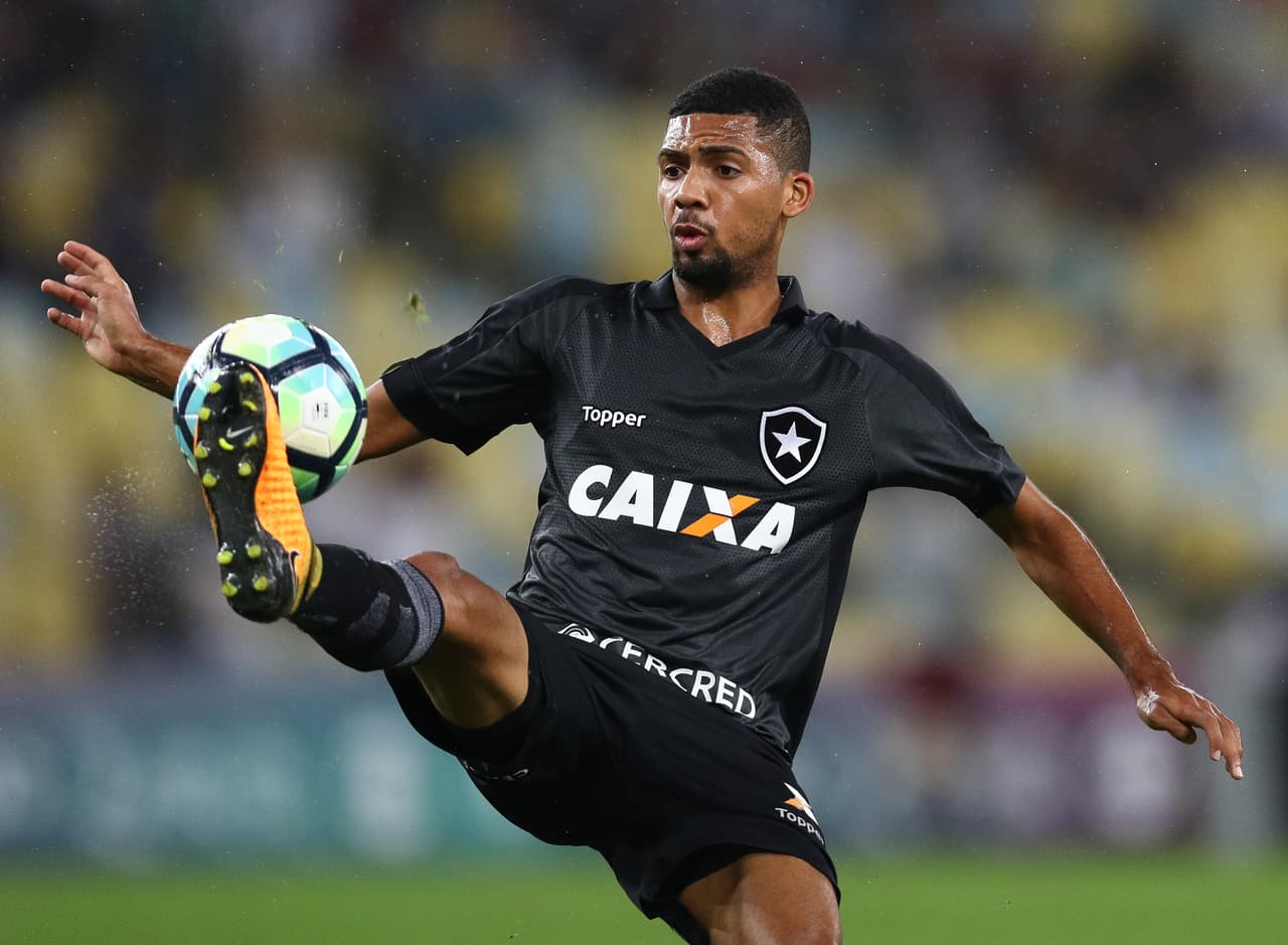 <b>16. Matheus Fernandes - Mediocampista - 19 años </b>(Brasil / Botafogo)