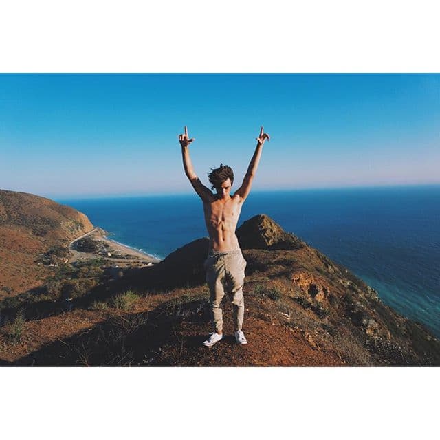 A Dylan le encantan los deportes extremos.