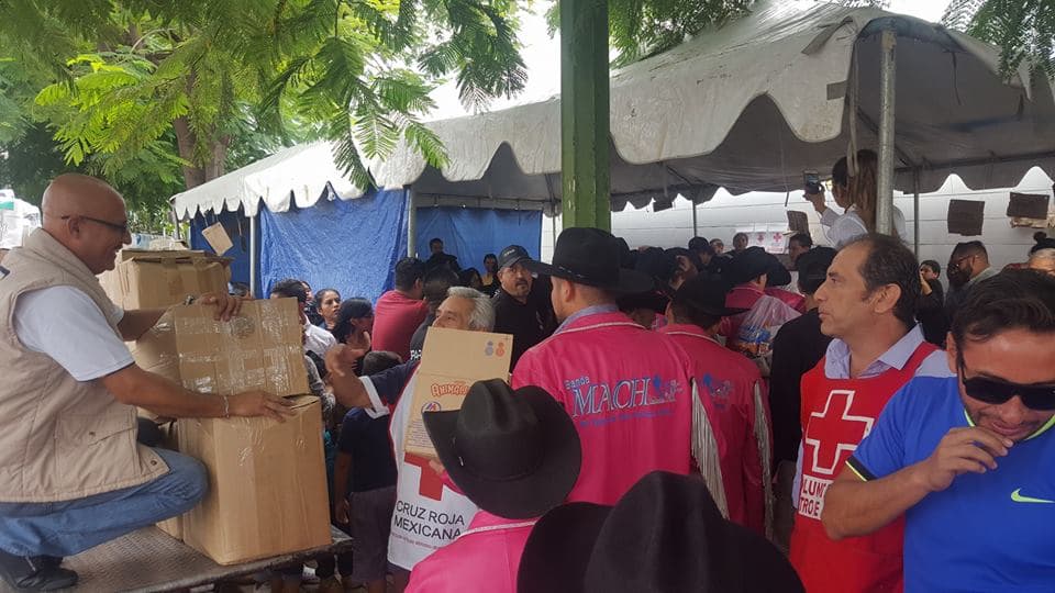 Al llegar al centro de acopio señalaron que muchos de sus seguidores sufrieron las consecuencias de los temblores en México, sobre todo sus fans de Puebla, Oaxaca y Chiapas.