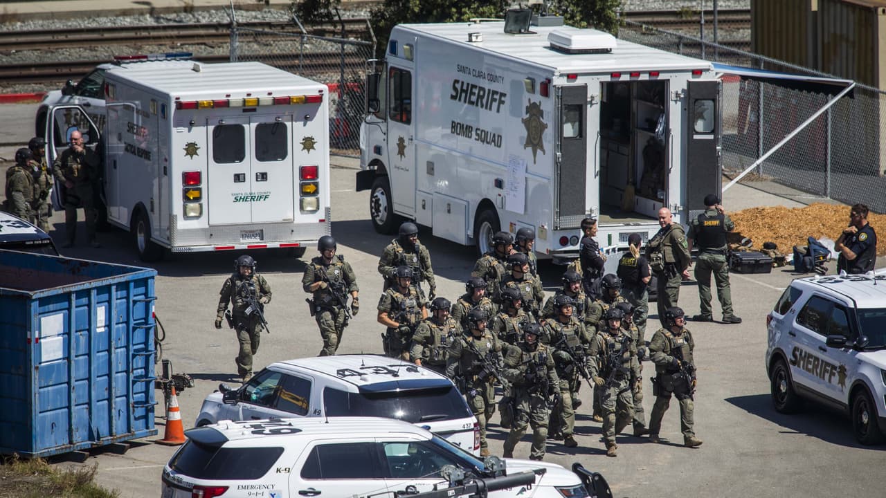 <b>En video</b>: La expareja del atacante lo describió como una persona violenta que siempre estaba de mal humor y que había mencionado alguna vez que quería hacer daño a sus compañeros de trabajo y jefes.