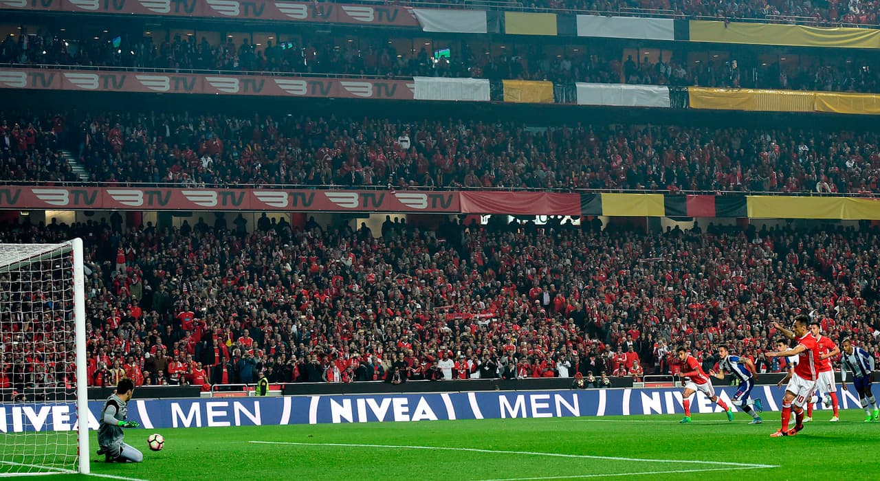 La fecha 27 planteó de nuevo el reto entre los dos mejores de la Liga de Portugal, con jugadores mexicano en la pelea por el título. El partido en el estadio de La Luz resultó intenso.