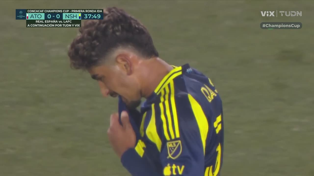 ¡Cómo dejas ir esa! Qasem se lamenta porque sabe que ahí tenía el gol