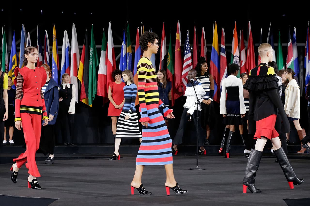 En NYFW también se habla sobre inmigración y desigualdad