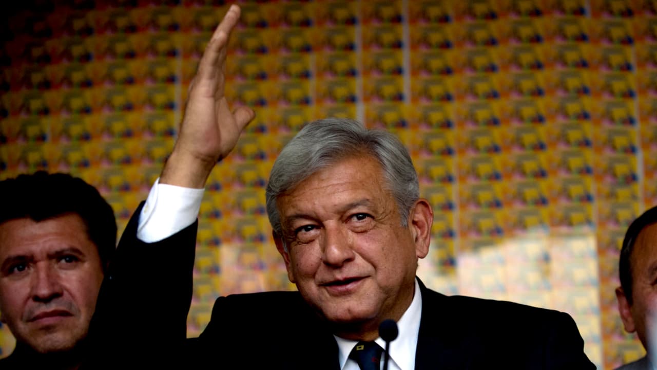 López Obrador iniciará gira por EEUU contra Donald Trump, a quien llama "grandulón irresponsable"