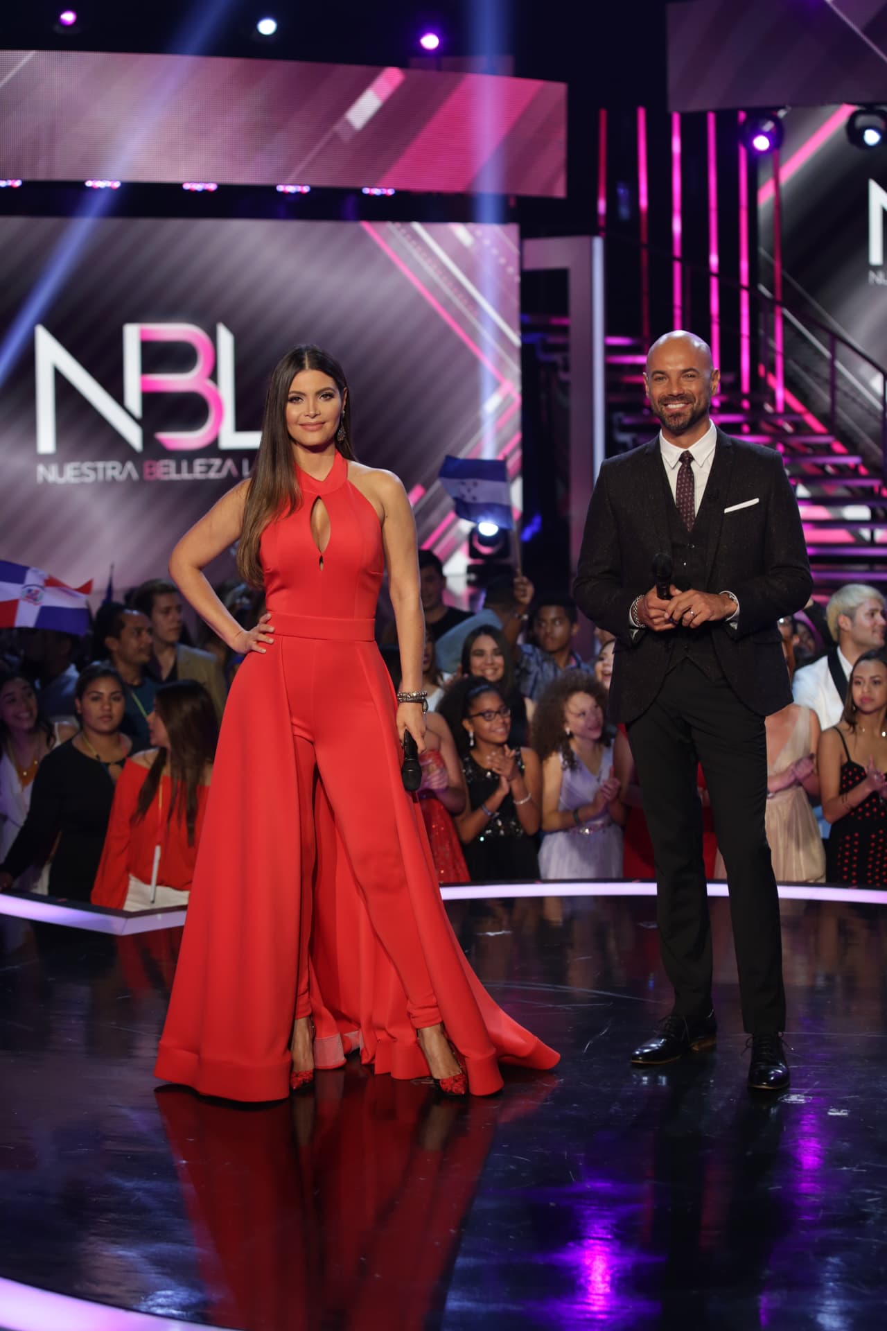 Nathalia Casco decidió dejar la competencia mientras que Luis Coronel las conquistó a todas, ¿pero qué hace el ‘El Pollito Pío' aquí?