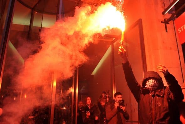 Diferentes compañías aéreas habían advertido a los viajeros internacionales que podrían toparse este miércoles con grandes filas en las salas de inmigración, como consecuencia de la escasez de personal.