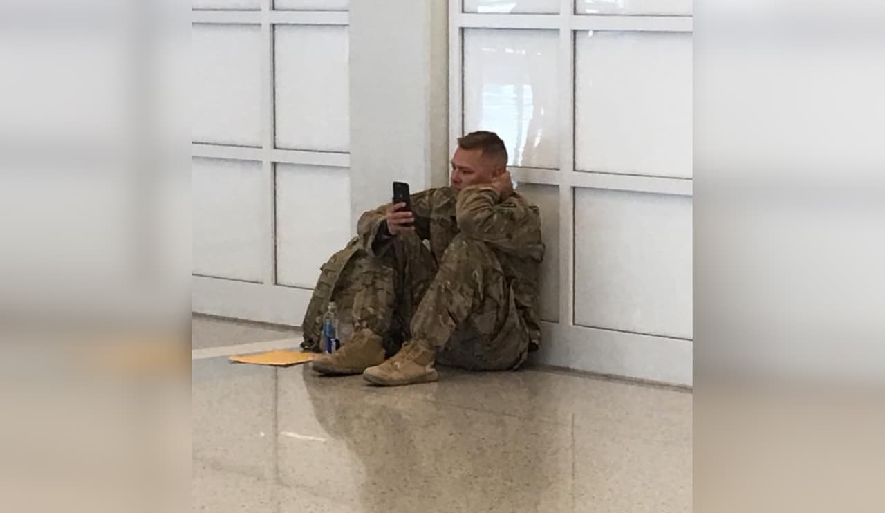 ¿Sabes quiénes padecían un insomnio terrible? Los soldados del ejército de Estados Unidos y suena lógico si consideras que escuchan bombardeos todo el tiempo y con eso a cualquiera se le va el sueño.