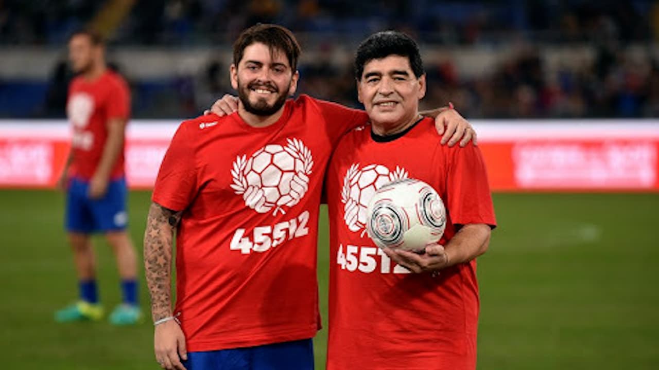 Hijo de Maradona asegura que "mataron" a su padre y sospecha del culpable