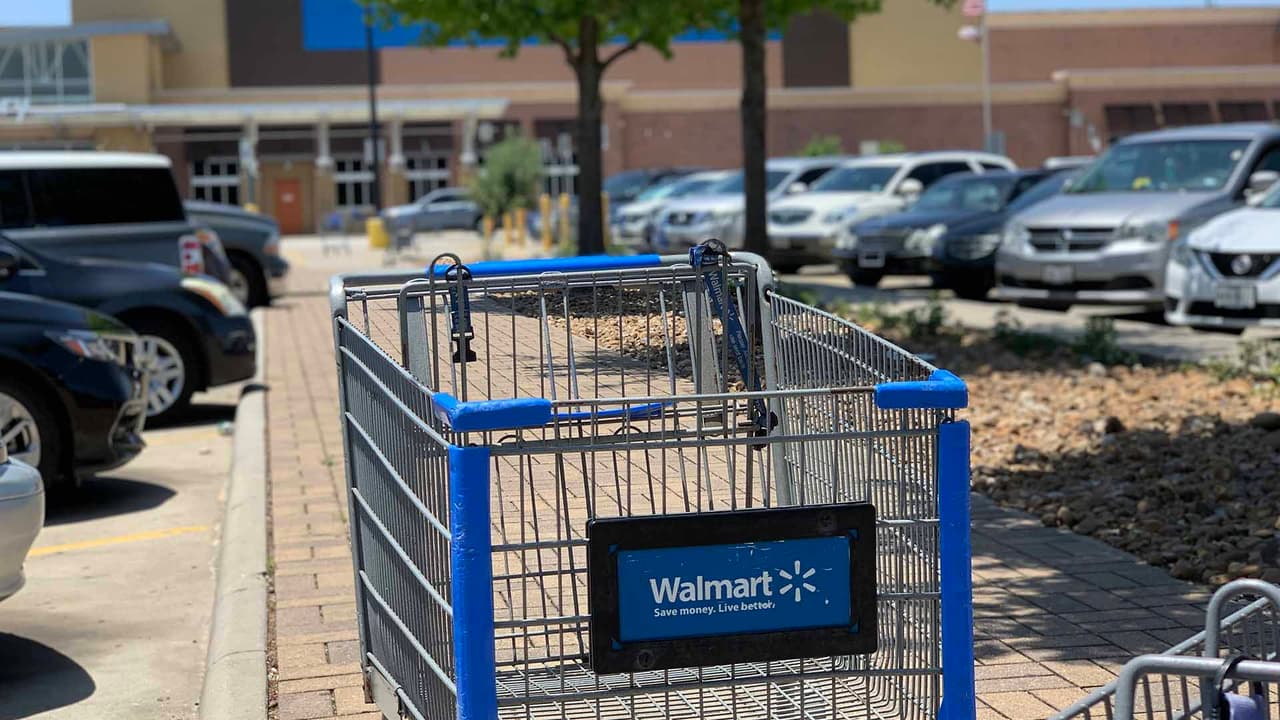 "Este ahorro se puede lograr con algunos productos sustitutos, cambiando algunos hábitos de la casa, también es bueno tener algo de dinero en efectivo en tiempos de inflación para comprar cosas que no hayan subido mucho de precio y abastecernos", aconsejó el experto.