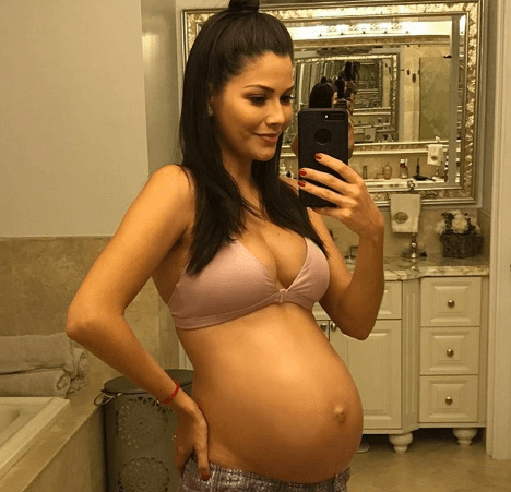 El Día de las Madres lo celebró al doble. Ana mostraba con orgullo cómo iba creciendo el bebé, que hasta entonces no tenía nombre.