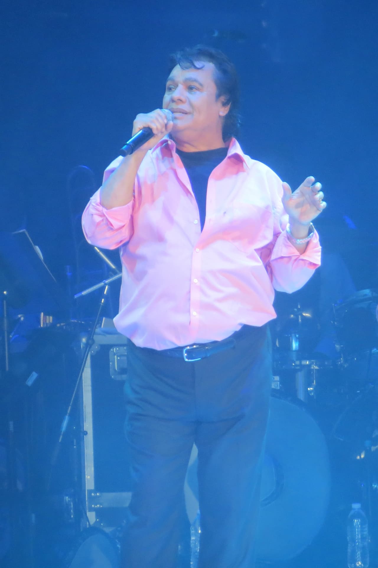 El "Divo de Juárez" se presentó con gran éxito en la ciudad de los vientos y conquistó el escenario del Allstate Arena. Mira las fotos del conciertazo de Juan Gabriel.