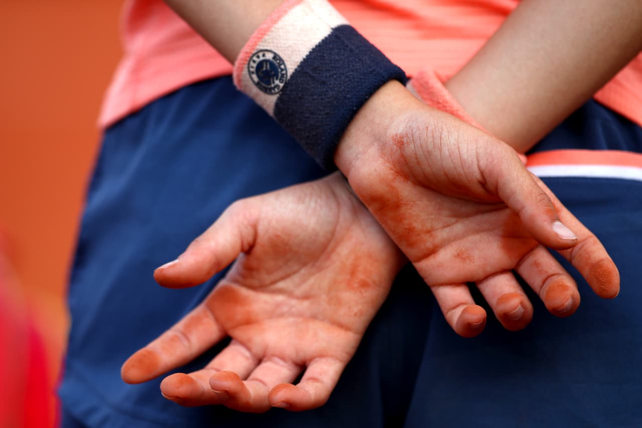 Muchas veces los niños resultan afectados por los incidentes y su trabajo, a pesar de que les permite estar muy cerca a grandes estrellas, también les exige sacrificio.