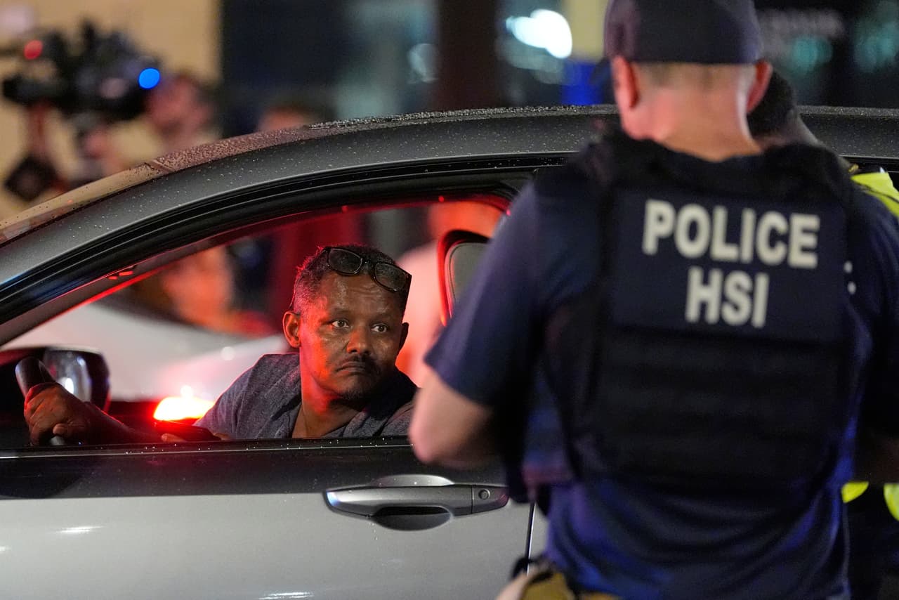 Más agentes para inmigración y menos para perseguir el fentanilo: informe revela que Trump redujo las investigaciones de narcotráfico