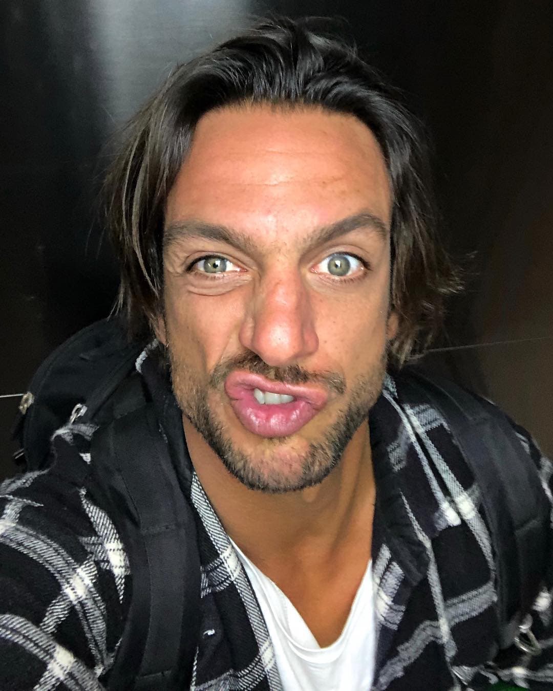 Gracias a su talento y carisma, Ferreira tuvo la oportunidad de participar en otros proyectos como 'Paquita la del Barrio' y '40 y 20'. "Es raro la forma en la que se ha desarrollado mi carrera, normalmente los actores trabajan primero en televisión abierta, luego van por la de paga y más tarde al streaming. En mi caso ha sido al revés y a mí me parece maravilloso", dijo en entrevista para el diario El Universal.