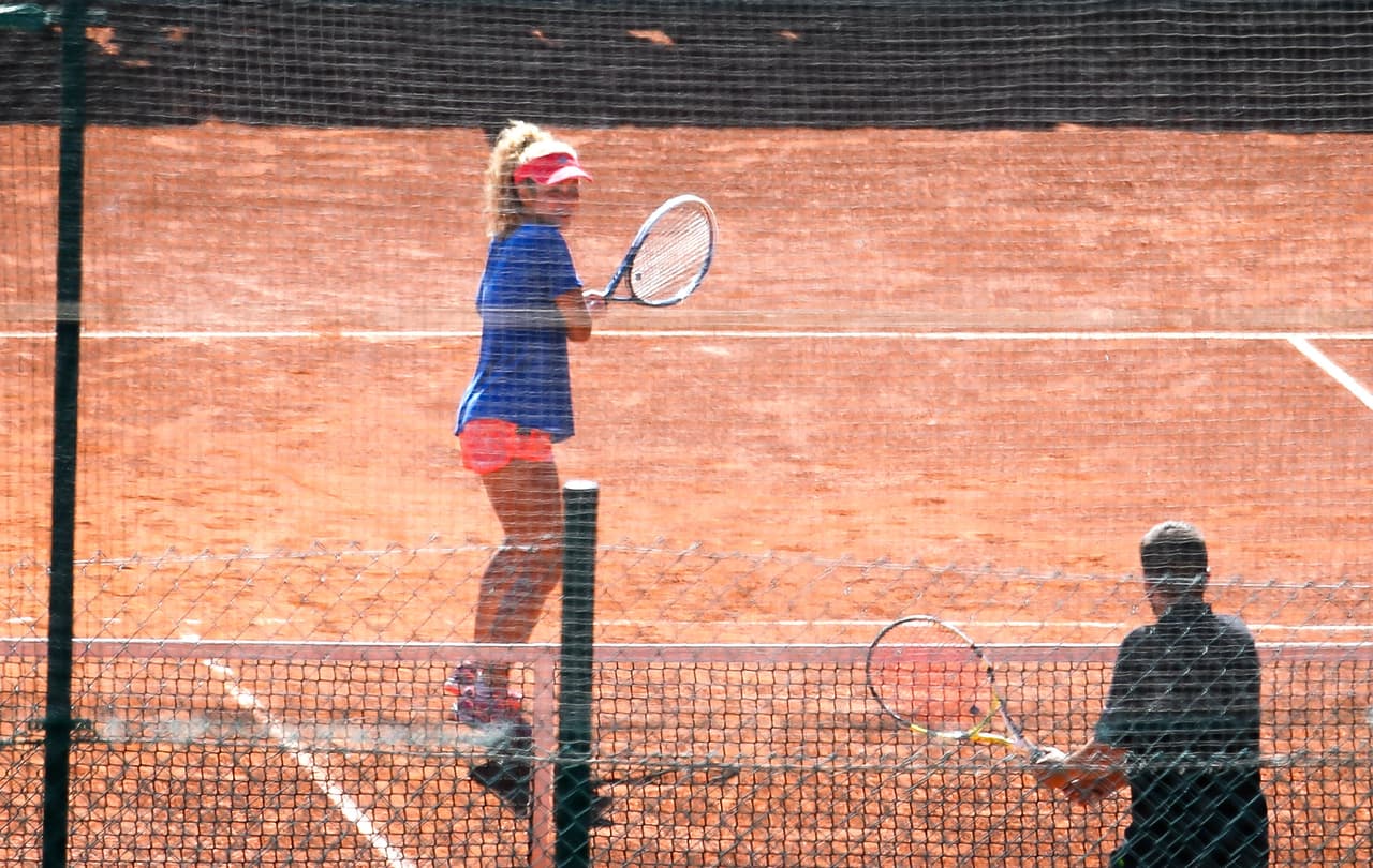 Shakira se ha vuelto adicta a jugar tenis.