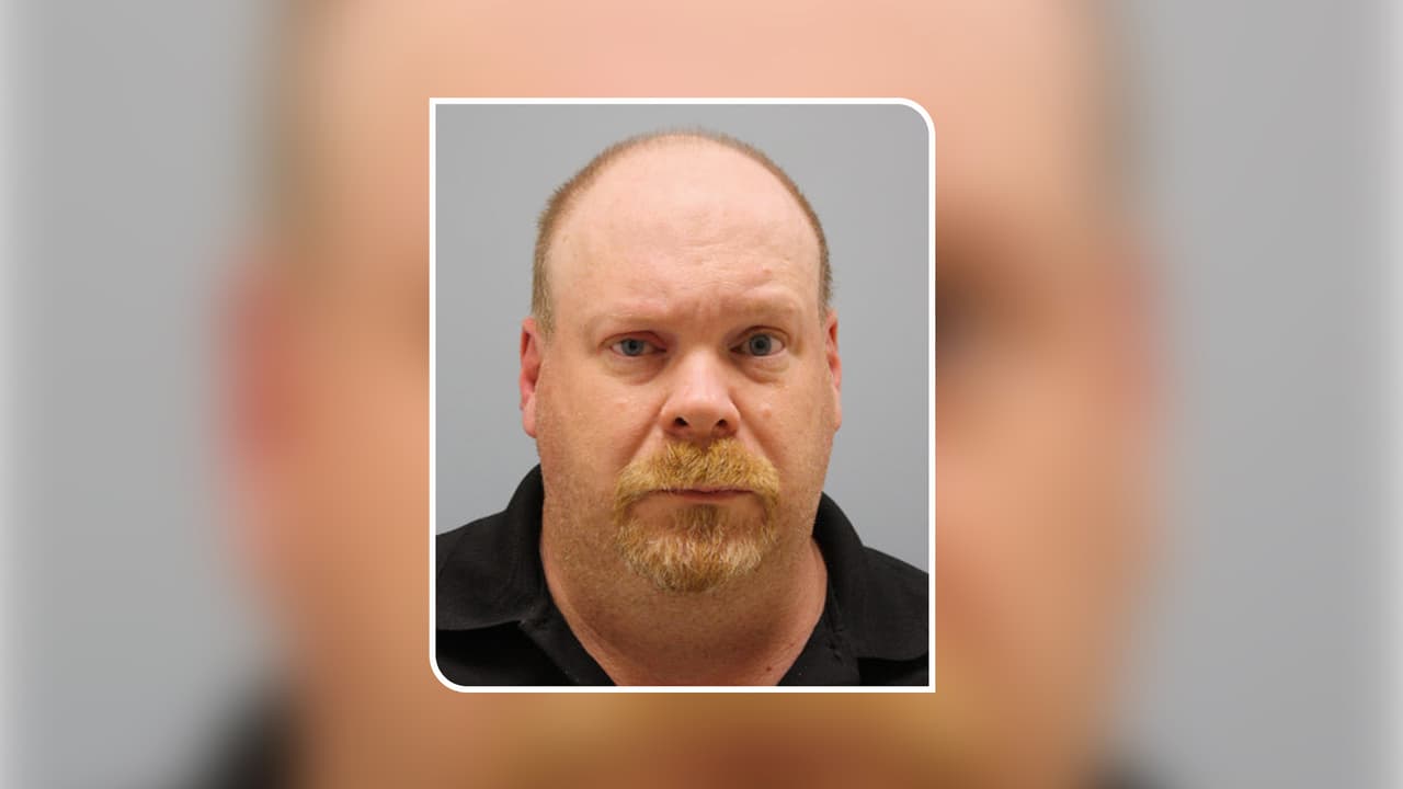 Acusación: Dijo que su esposa desapareció, pero en verdad “la mató, quemó su cuerpo y lo puso en la basura”