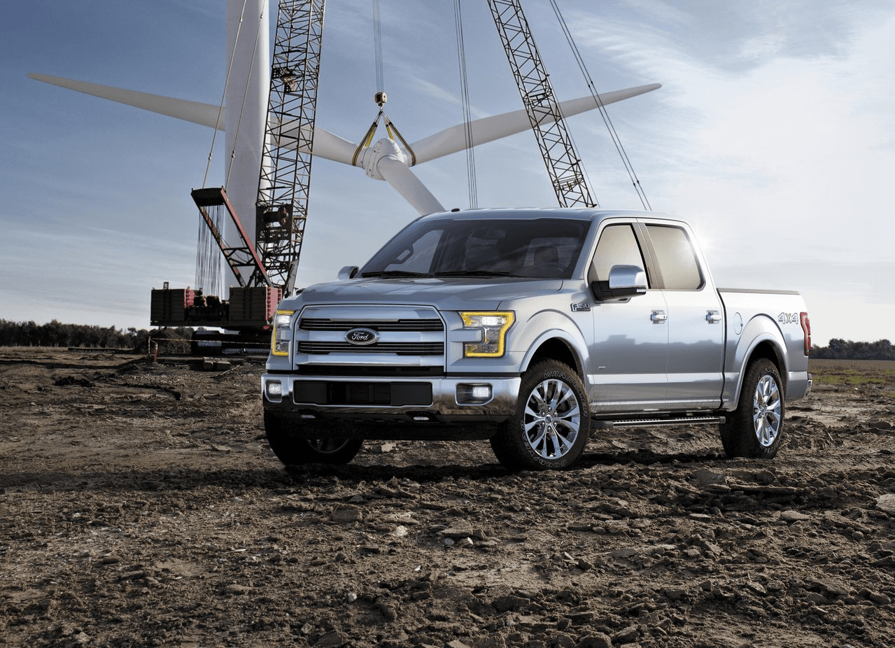 En el 2015 la Serie-F vivió su transformación más radical con la llegada de su 
<b>décima tercera</b> y actual generación en el modelo F-150. La F-150 utilizó por primera vez en la historia de las camionetas pickup, 
<b>paneles de carrocería hechos de una aleación de aluminio de grado militar</b>. El chasis de la nueva camioneta usa también una alta proporción de acero de alta resistencia y bajo peso. La 
<b>Super Duty</b> adoptó los mismos materiales a partir de 2017. Nuevamente la crítica no se hizo esperar, incluso Chevrolet lanzó una campaña de mercadeo donde se burló del uso del aluminio por su archirrival. Al cierre de 2016 sin embargo la Serie-F superó las ventas combinadas de las Chevrolet Silverado y GMC Sierra, lo que hizo que la Serie-F retuviera la corona de la pickup más vendida en Estados Unidos sin ningún problema.
<br>