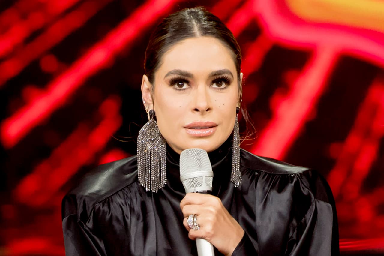 Con la idea de siempre innovar y estar en tendencia, Galilea Montijo integró pecas en el maquillaje de su rostro.