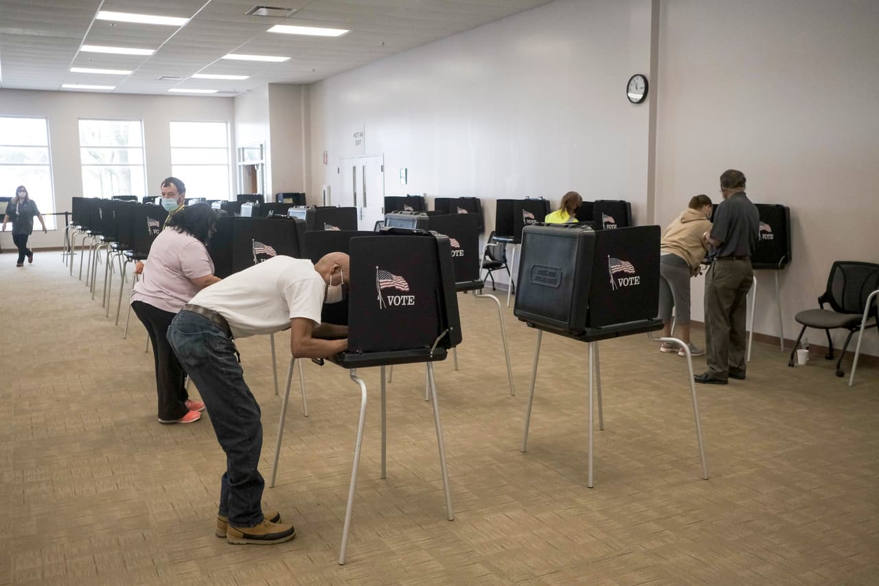 Juez de elecciones de Filadelfia se declara culpable de manipular los resultados de varias elecciones 